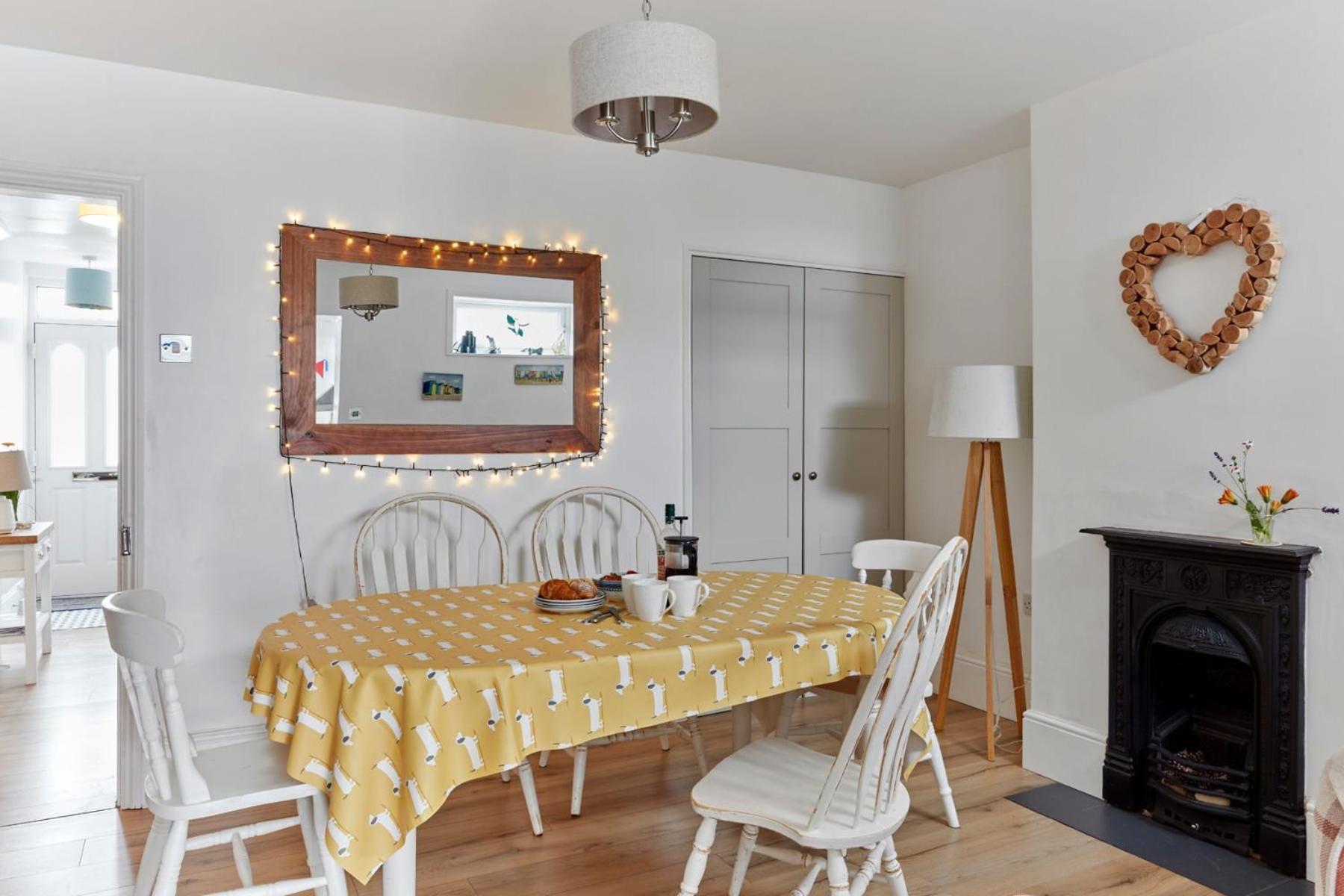 Spacious Coastal Cottage Close To Beach - Bailey Cottage 딜 외부 사진